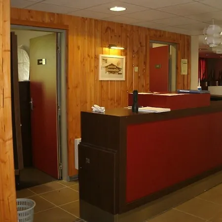 Vacanceole - Les Gentianes Aparthotel 2*