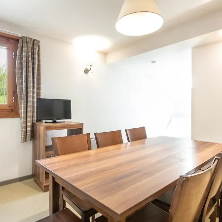 Vacanceole - Les Gentianes Aparthotel 2*