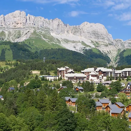 Aparthotel Vacanceole - Les Gentianes 2*